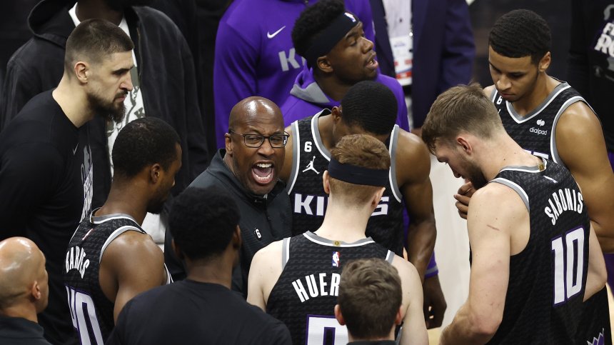 Втора загуба за "Сакраменто", Везенков не успя да се разпише