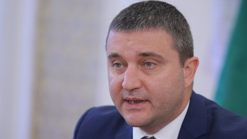 Борисов и Горанов на инспекция в Перник, докато НС приема по-ниско ДДС