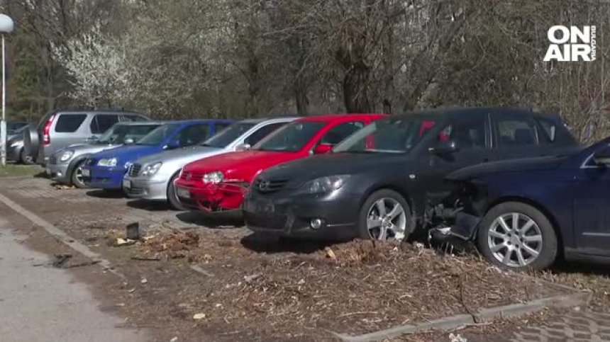 Шофьор отнесе 6 автомобила на паркинг до детска градина в "Младост"