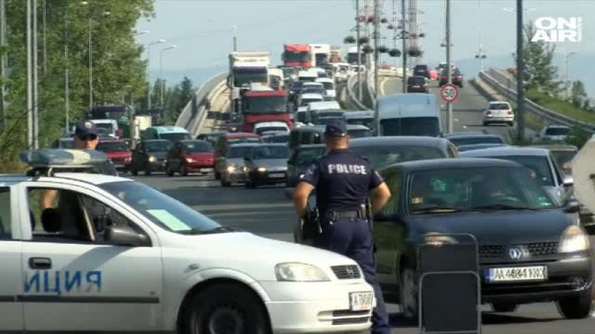 В Бургас разбиха престъпна група, свързана с Митьо Очите