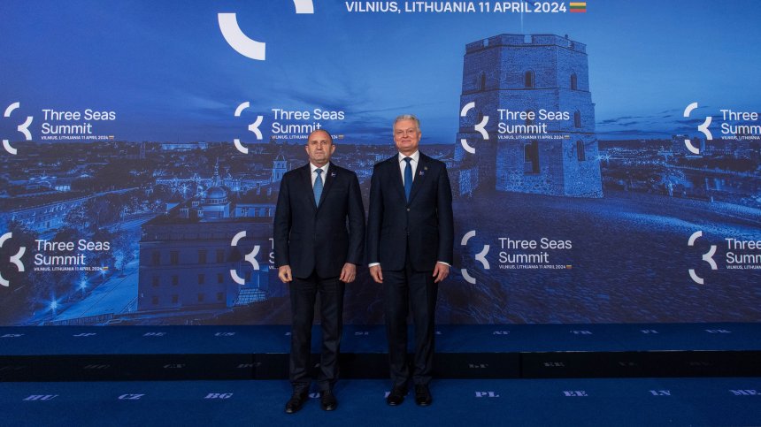 Радев: Привлякохме &euro;200 млн. в транспорта и енергетиката по линия на "Три морета"