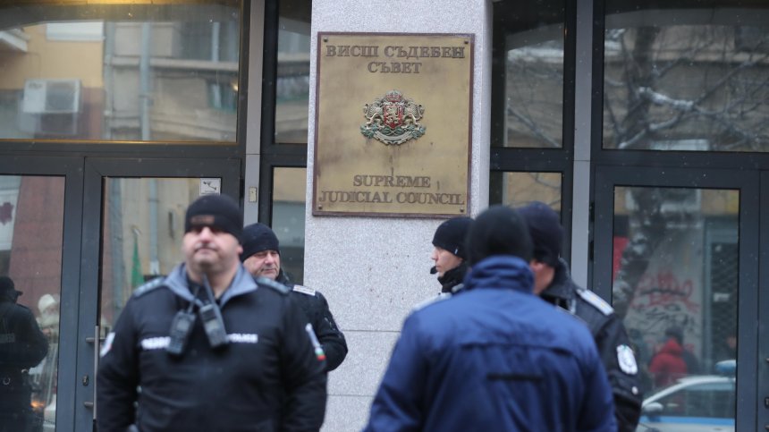 Какво ще реши КС и ще се кандидатира ли отново Сарафов за главен прокурор