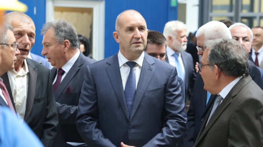 Радев: Думите на Борисов за "Боташ" са като черната пантера от Шумен, пари в хазната няма