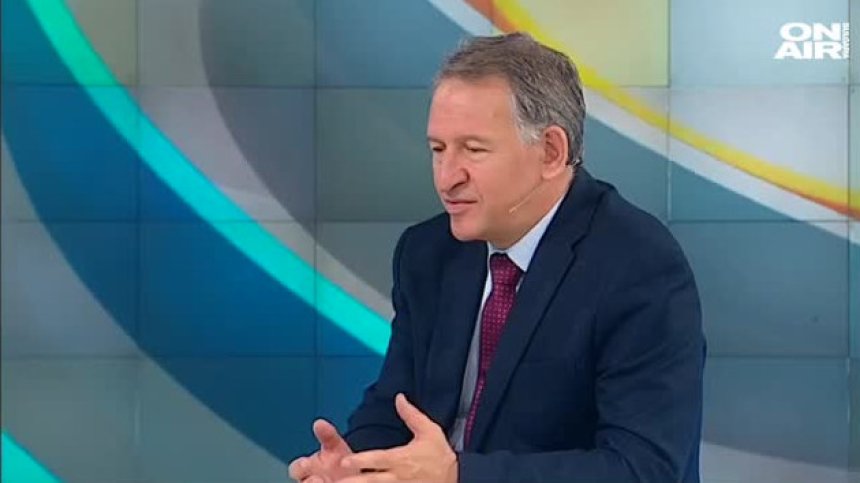 Министър Кацаров: Ваксинационните сертификати ще бъдат преиздадени, има дълъг гратисен период