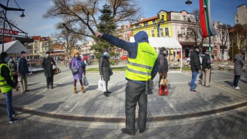 Полицията и екипи на РЗИ тръгват на проверки за "зеления сертификат"