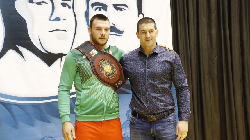 Златен пояс за Кирил Милов на турнира по борба "Дан Колов - Никола Петров"