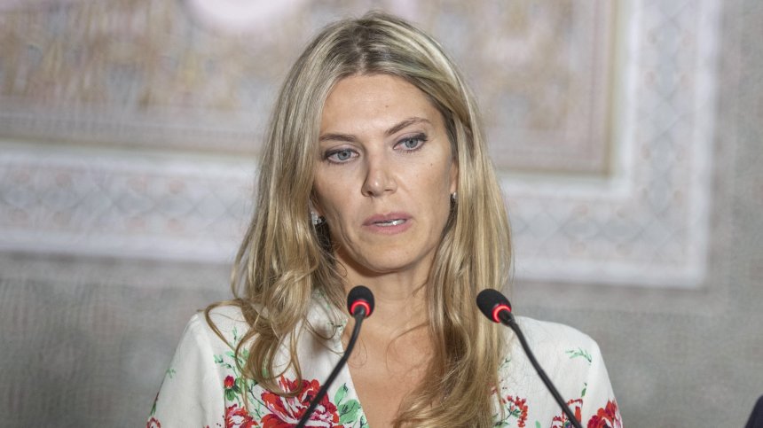 Ева Кайли, обвинена в корупция, остава в ареста поне до 22 декември