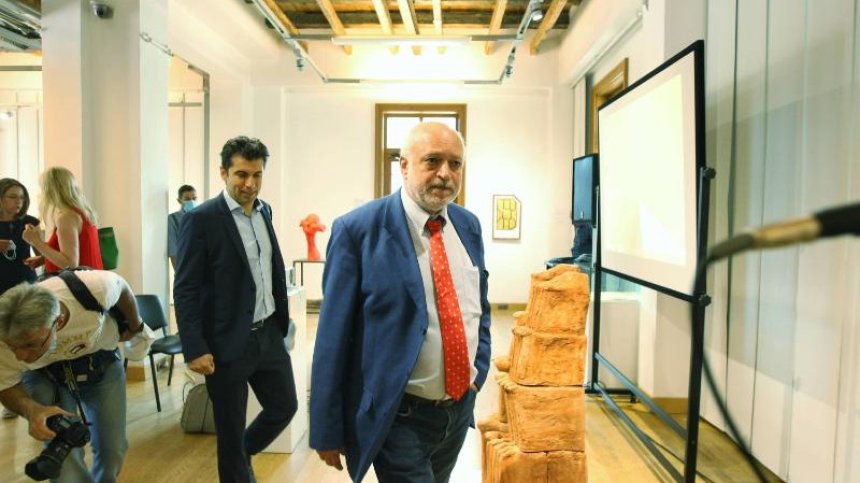 Минеков с остра позиция за пожара в "Син Сити", иска промяна в закона