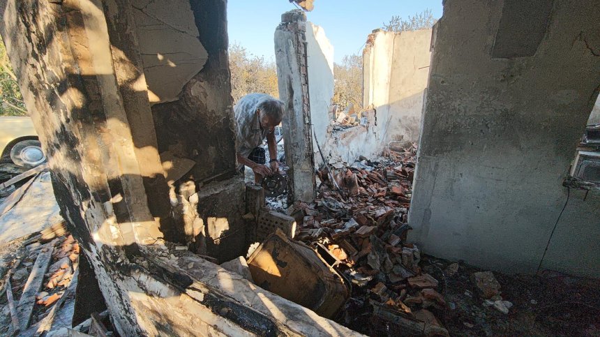 Пожарът край Бургас - 30 постройки и няколко коли изгоряха заради човешка небрежност