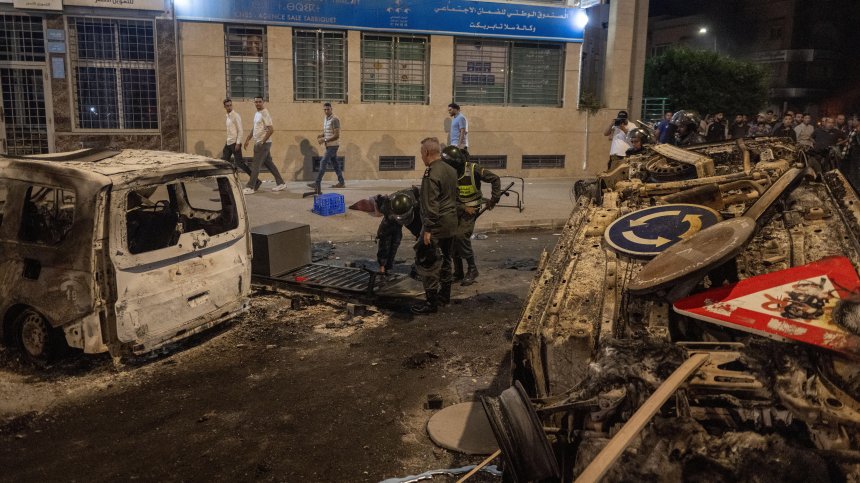 Масовите безредици в Мароко взеха жертви (СНИМКИ)