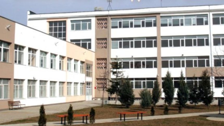 Класическата гимназия скочи срещу публичното оплюване на институцията