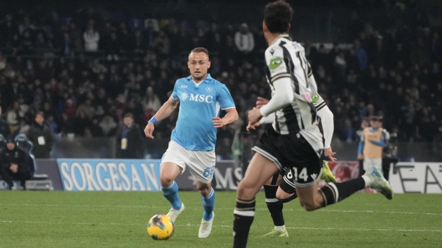 "Наполи" сгреши срещу "Удинезе" и даде надежди на "Интер"