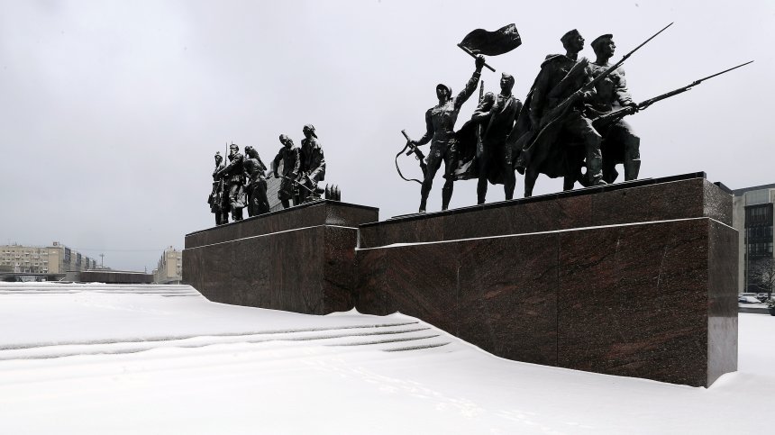 Ураган връхлетя Крим със 144 км/ч, моряк загина в Керченския проток