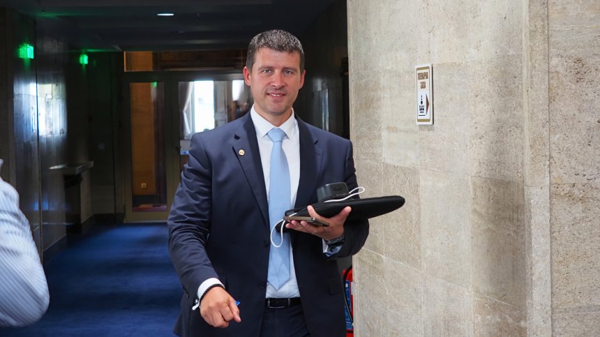 Ивелин Михайлов: В диктатура сме, парламентът трябва да бъде разпуснат