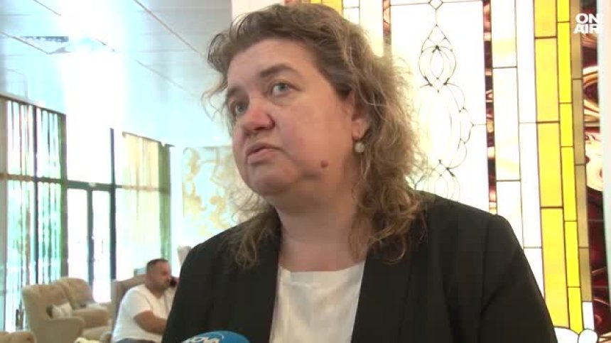 Киселова: Темата за Антикорупционната комисия е в двете крайности