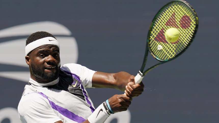 Палачът на Надал и Ига Швьонтек се класираха за полуфиналите на US Open