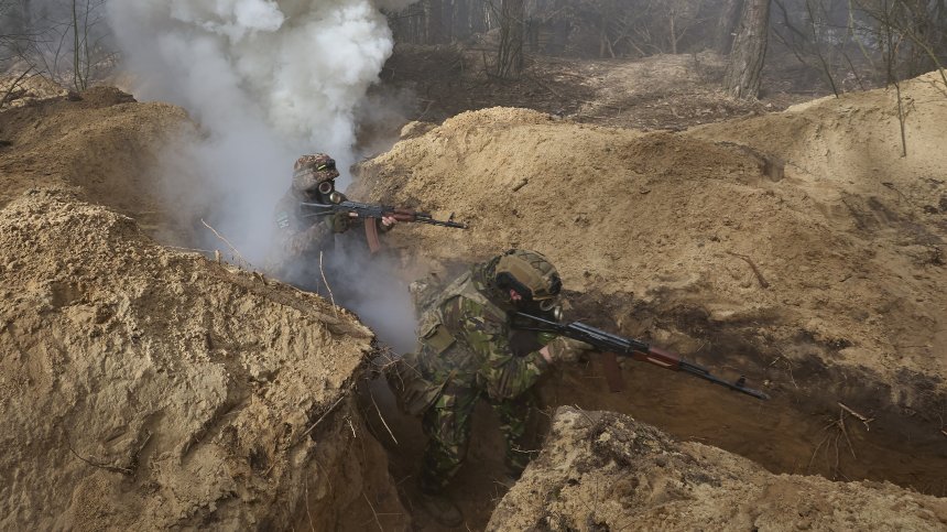 Украинските военни отстъпват на Източния фронт