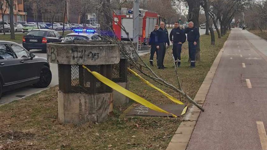 Малко дете пропадна в шахта в Пловдив, шофьор скочи да го спаси