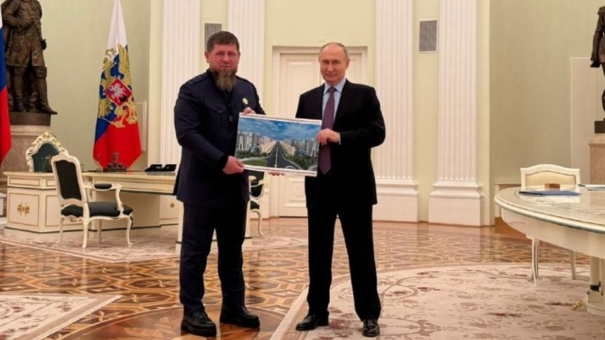 Кадиров на среща с Путин: Десетки хиляди обучени бойци чакат да воюват за Русия