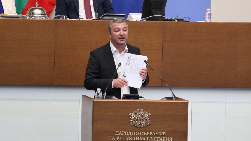 Стойнев, БСП: Постигнатото споразумение не запазва работните места на миньорите