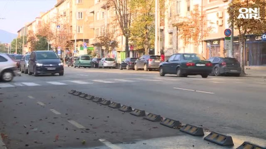 Трамвай блъсна пешеходец на столичната ул. "Мария Луиза" (обновена)