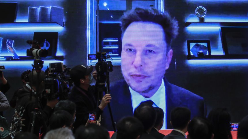 Илън Мъск - първият трилионер в света?