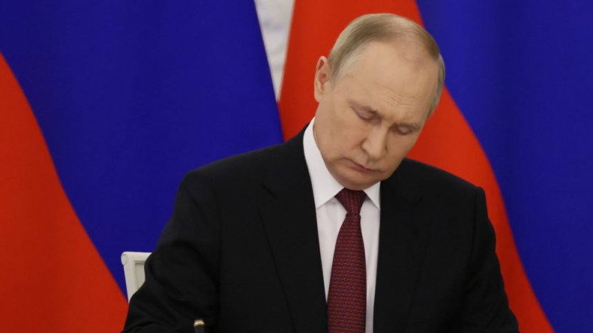 Путин подписа нов закон: Неподчиняващи се на военното положение, ще могат да бъдат арестувани