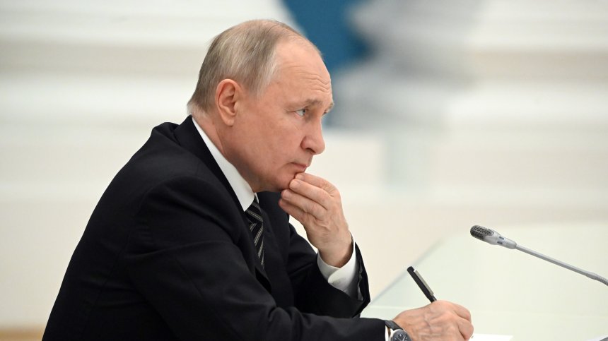 Кой ще поеме властта, ако Путин умре, и какви са процедурите?