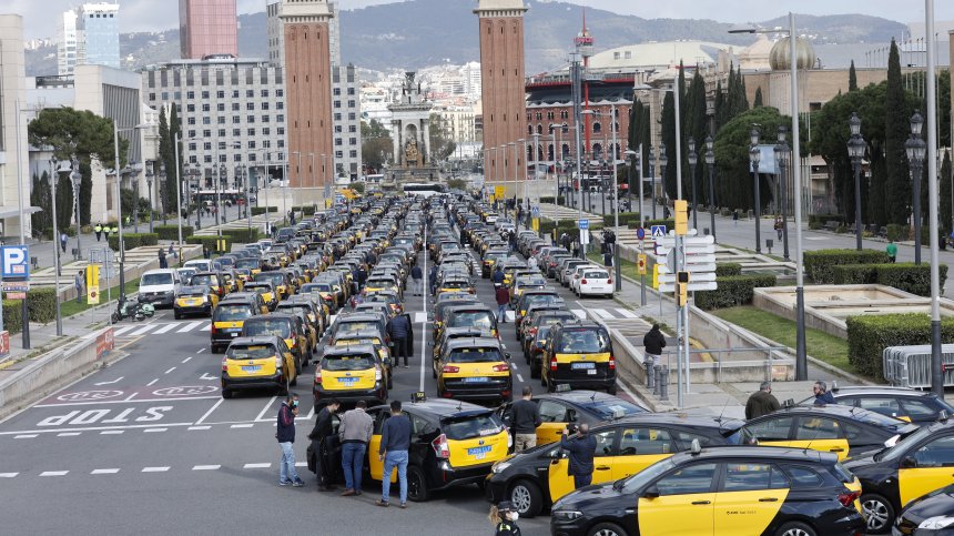 Служителите на Uber ще работят 50% от работното си време откъдето искат