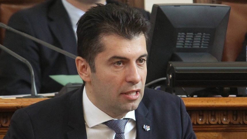 Петков влезе в лют спор с Нинова в НС, от БСП не искат санкции срещу Русия