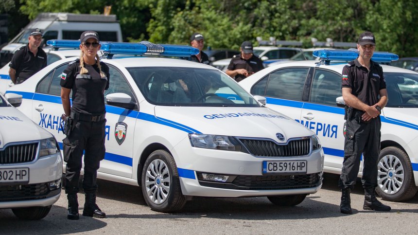 София под полицейска блокада: 1600 униформени се изправят срещу протестиращи футболни фенове