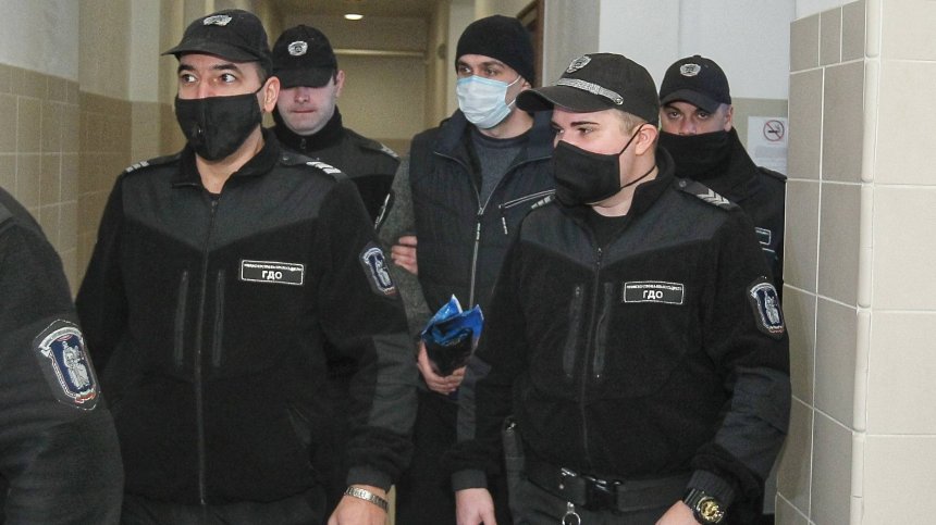 Викторио Александров, убил жена си и детето си, отново се изправя пред съда