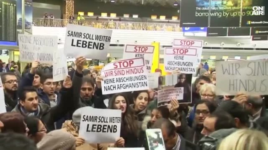 Германия депортира 28 афганистанци в Кабул