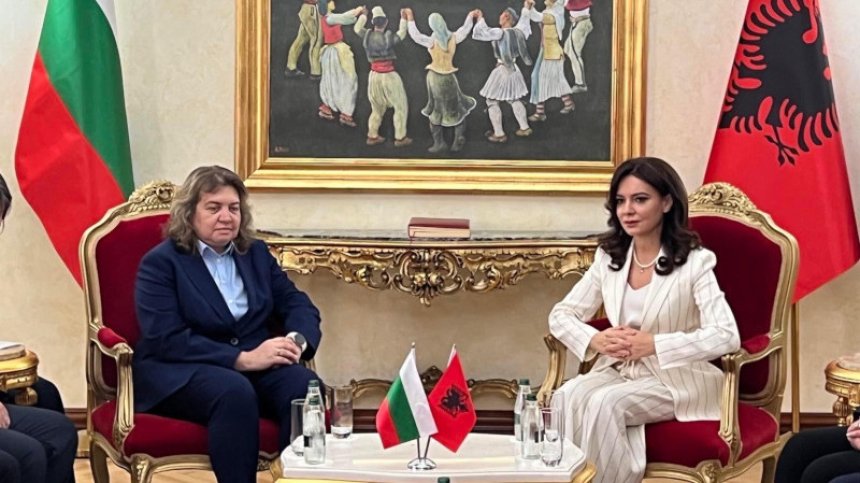 Наталия Киселова: България подкрепя Албания по пътя ѝ към ЕС