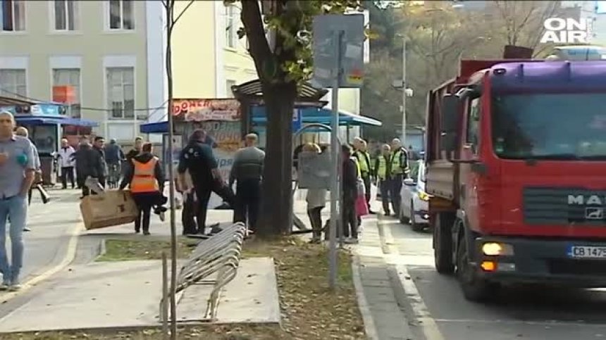 Предлагат обезопасителни колчета за спирките във Варна