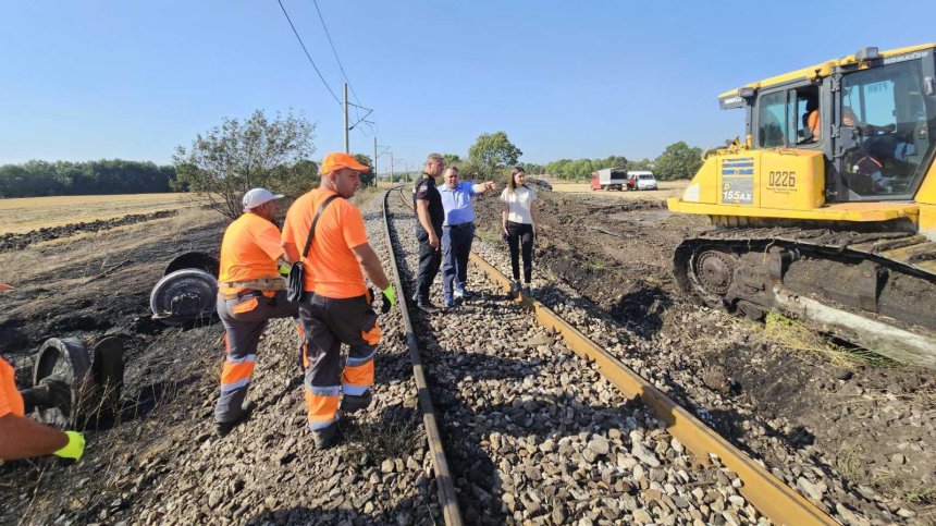 Възстановяват железопътния път край Пясъчево след инцидента с дерайлиралия влак