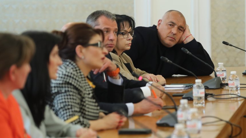 В Пловдив съкратиха тържествата, политиците за празника и бедствието: Слаби сме, ако не сме обединени