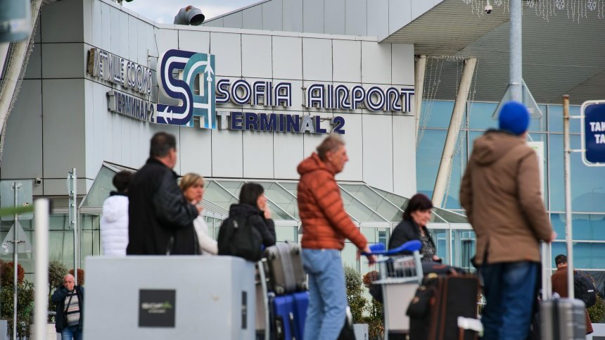 Летище София вече носи името "Васил Левски"