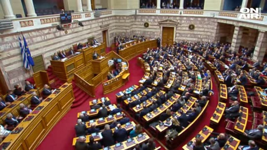 Политическото напрежение в Гърция расте: Ще падне ли Ципрас?