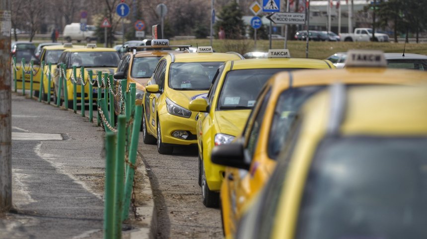 23-годишен се представи за полицай и ограби таксиметров шофьор в София