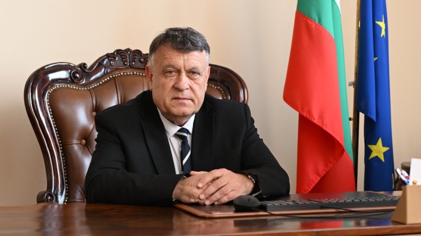 Просветният министър: Образованието не е грижа само на учителя, то е обща мисия