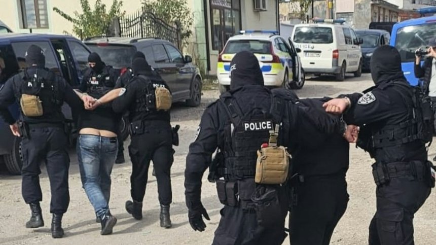 13 души са задържани в Хасковско: Откриха фентанил, 43 кг канабис и незаконен алкохол