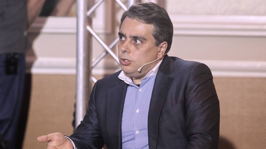 Асен Василев: Няма да вдигаме данъците, но ще ги събираме без изключения