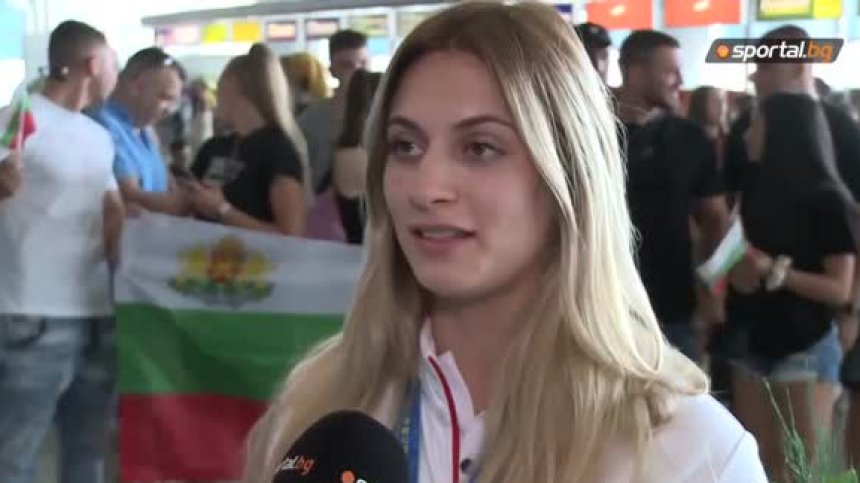 Шампионско посрещане за надеждата в кикбокса Александра Георгиева