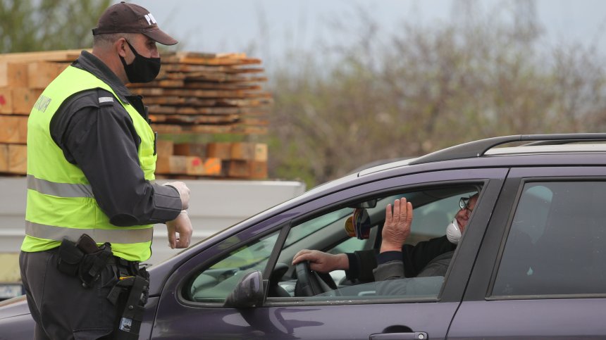Засиленият контрол по пътищата продължава и през почивните дни