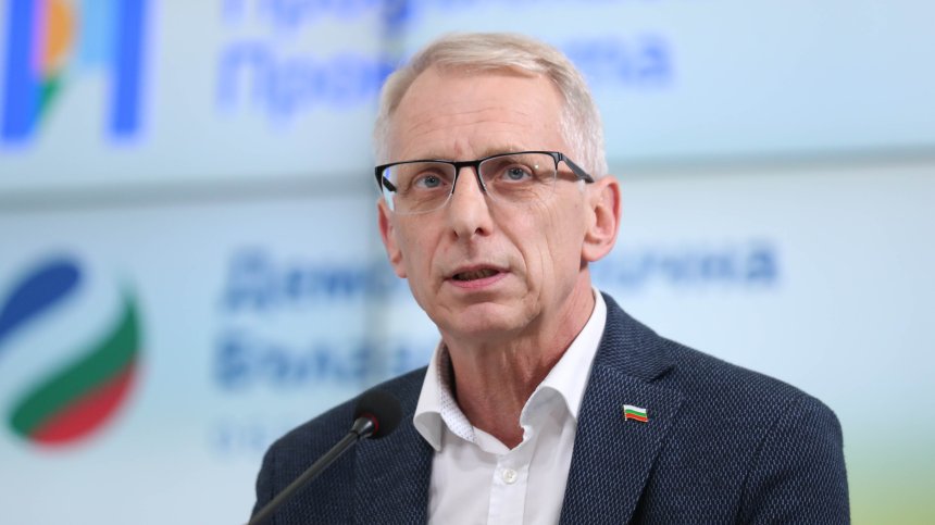 Денков: Управлението е нестабилно и системата лесно може да се срути