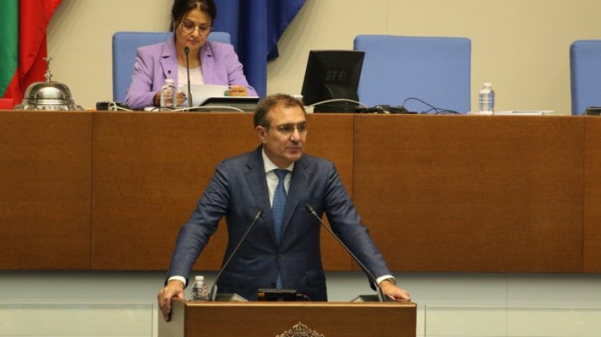 Гуцанов: Управляващи, от вас няма и да остане камък в България, дайте да закрием и МО