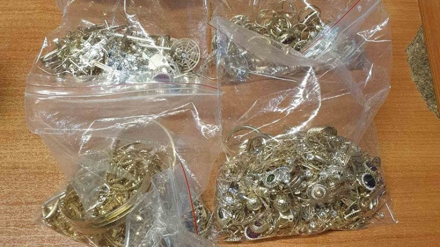 Митничари откриха контрабандни златни и сребърни накити за над 300 хил. лв.