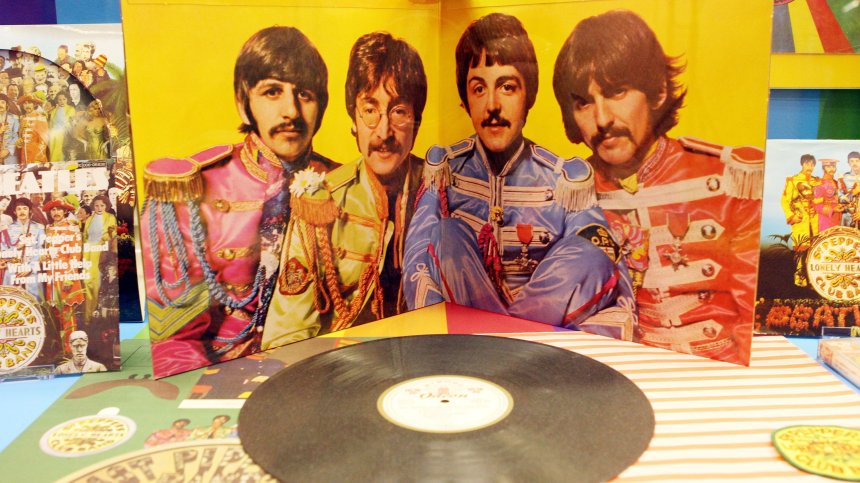 Снимат 4 биографични филма за "Бийтълс", режисира ги Сам Мендес