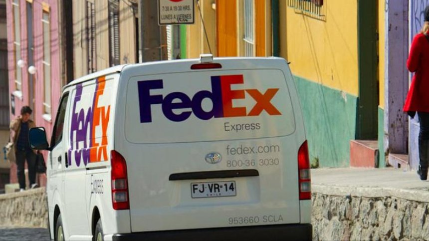 FedEx обмисля купуването на TNT